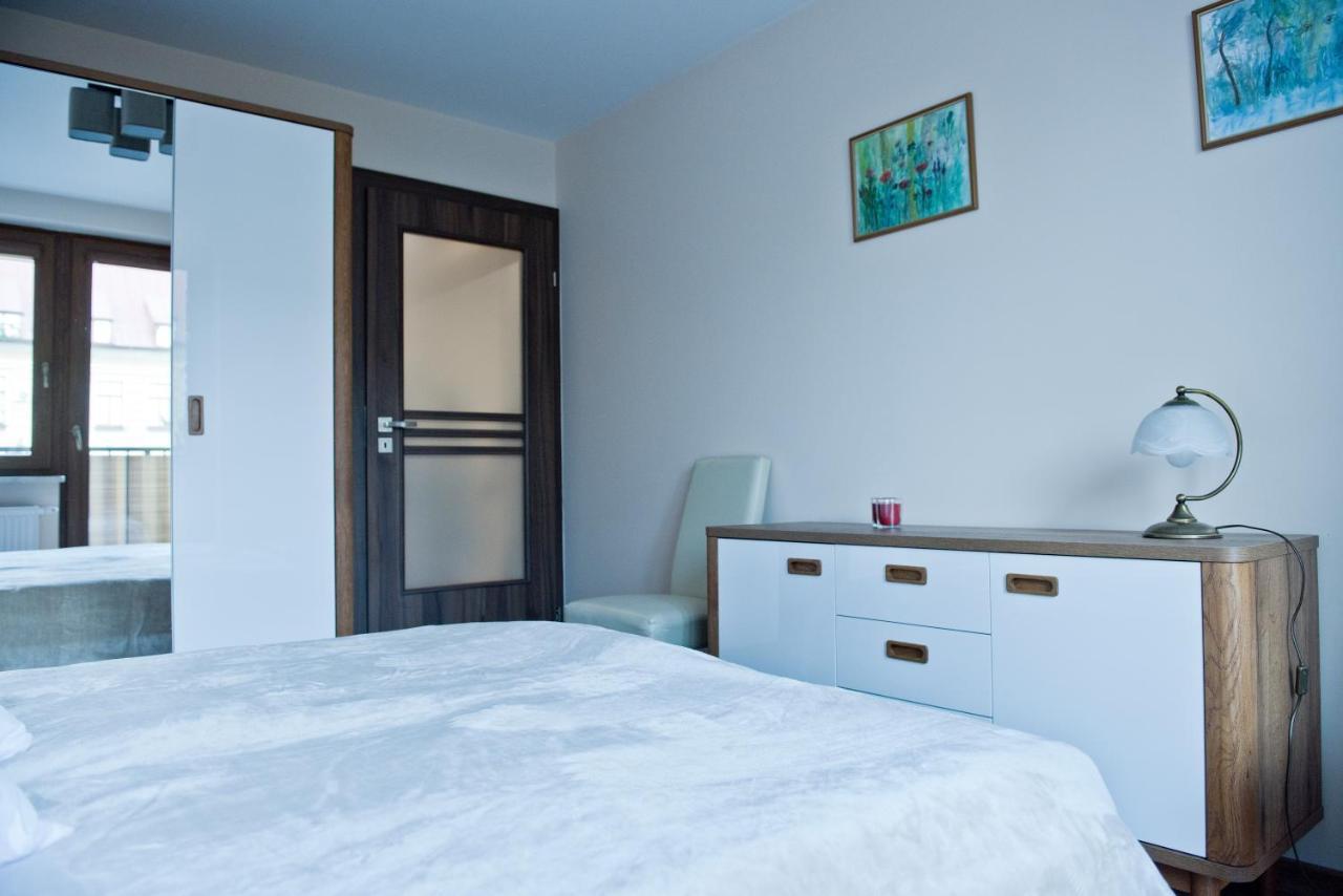 Academy Apartment Cieszyn Цешин Экстерьер фото